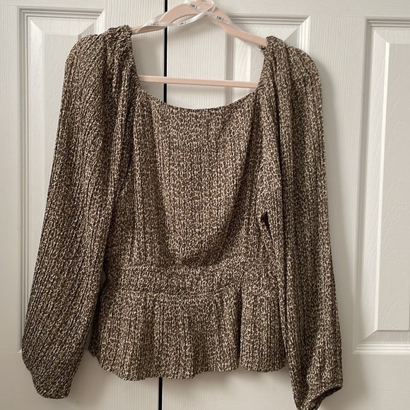 DR 2 Dress Blouse - Picture 2 of 5